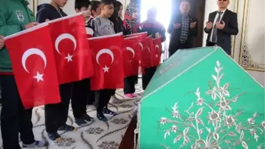 Hayme Ana Türbesi'nde, Mehmetçik için dua