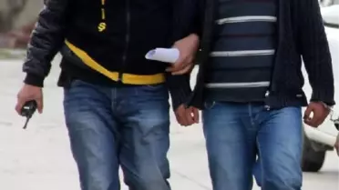 Borcu için çalıştığı kepçeyi çaldı