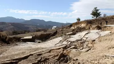 Emet-Tavşanlı kara yolunda heyelan