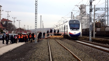 Bakan Turhan, Ankara-Sivas Yüksek Hızlı Tren hattında deneme sürüşüne katıldı