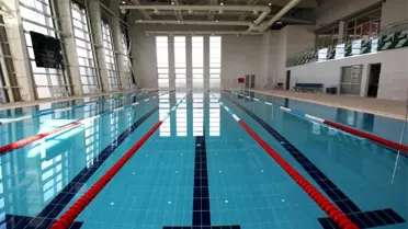 Dilovası'nın ilk yüzme havuzu hizmete açıldı