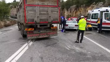 Otomobil kamyonla çarpıştı: 1 ölü, 1 yaralı