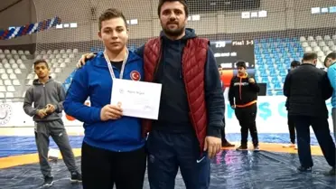 Zonguldaklı güreşçi Türkiye şampiyonu oldu