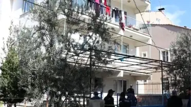 Eşini uyurken baltayla öldüren kişi, tavana ip atıp kendini astı