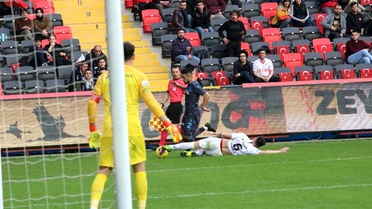 Süper Lig: Gaziantep FK: 0 - Trabzonspor: 1 (İlk yarı)