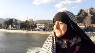 49 yıldır ev temizliğine giderek geçimini sağlıyor
