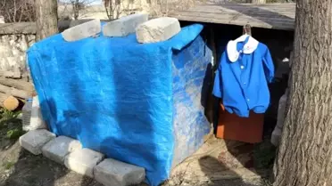 Fındık'ın önlüğü, okuldaki kulübesine asıldı