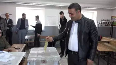 Köyün mahalle olması için referanduma gittiler