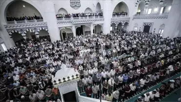 Diyanet, 'Cuma namazı kılınmayacak' iddialarına yanıt verdi