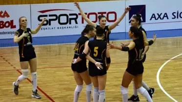 Vakıfbank ve Kayseri OSB Teknik Koleji 1. Lige yükseldi