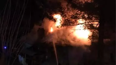 Karabük'te 2 ev alev alev yandı
