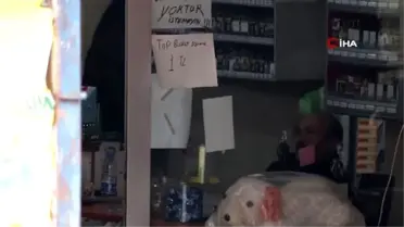 Vatandaşların bakkal borçlarını kapatıp, içi para dolu zarflar dağıttılar