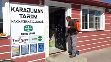 Dumlupınar'da esnafların iş yerleri dezenfekte ediliyor