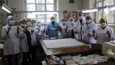 Meslek lisesinde yıkanabilir cerrahi maske ürettiler