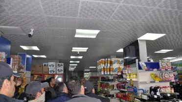 Mersin'de molotofkokteyli atılan iş yerinde yangın çıktı
