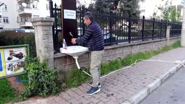 Antalya'da esnaftan sokağa korona virüs lavabosu