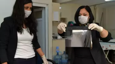 Doktorların yüz siperliği Çiğli Belediyesinden