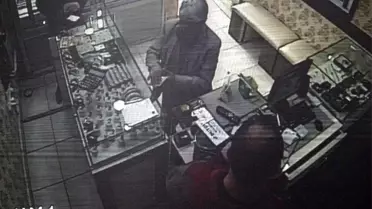 Hem yasağı deldi, hem de kuyumcuyu dolandırdı