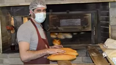 Ağrılı fırıncı koronavirüs nedeniyle ihtiyaç sahiplerine ücretsiz ekmek veriyor