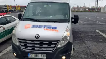 İstanbul'da koronavirüs tedbirlerine uymayan minibüse ceza kesildi
