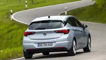 Yeni Opel Astra HB Türkiye yollarına çıktı