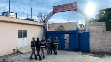 Mardin ve Batman'da iki terörist saklandıkları evde yakaladı