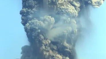 Endonezya'da Merapi Yanardağı'nda patlama