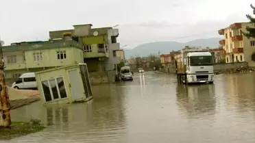 Gaziantep'te şiddetli yağış hayatı olumsuz etkiledi