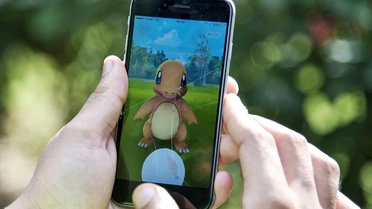 Fransa'da Covid-19 salgınına rağmen parkta Pokemon Go avlayan adama 135 euro para cezası verildi