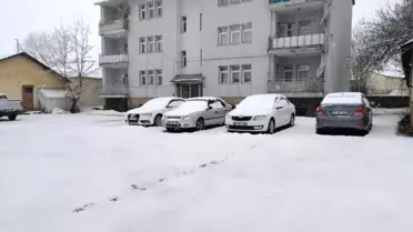 Mart'ın son günlerinde Karlıova'da kar yağışı