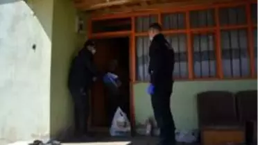 Polis Korona virüse karşı halk ile el ele mücadele ediyor