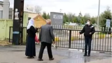 Diyarbakır'da vatandaşlar mezarlıkların kapısından döndü