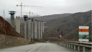 Eğiste Viyadüğü'nde çalışmalar sürüyor