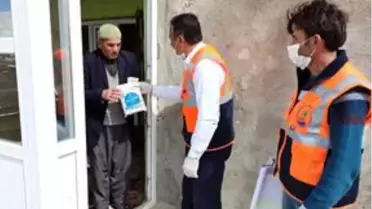 Gürpınar Belediyesi ilçedeki tüm yaşlılara hijyen paketi dağıttı
