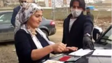 Yüksekova'da bin TL'lik yardımlar hak sahiplerine ulaştırılıyor