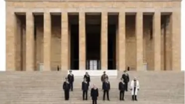 Emniyet Genel Müdürü Aktaş, Anıtkabir'i ziyaret etti