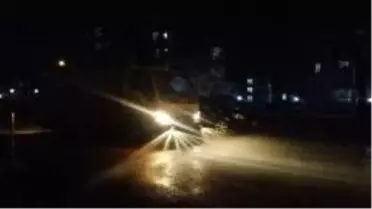 Gölbaşı Belediyesi gece gündüz cadde ve sokakları dezenfekte ediyor