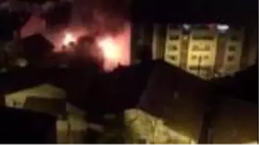İki katlı evin çatısı alev alev yandı