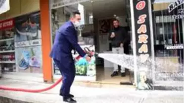 Dezenfekte tünelleri kuruldu ve sokaklar yıkandı