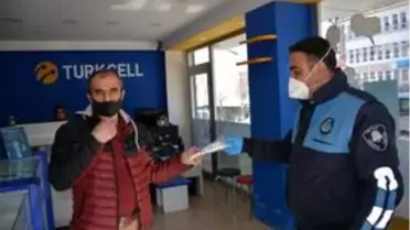 Tatvan Belediyesi esnafa ücretsiz maske dağıttı