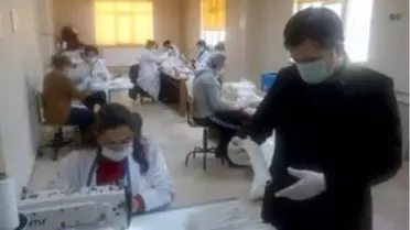 Uzunköprü'de gönüllü vatandaşlar maske üretimine başladı