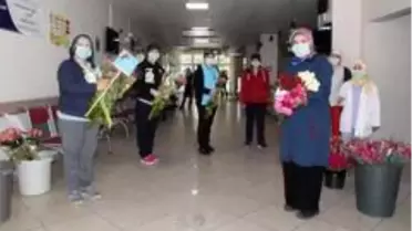 İZTO'dan sağlık çalışanlarına 'çiçek' morali