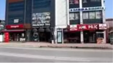 Yasağın ardından cadde ve sokaklar boş kaldı