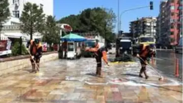 Denizli'de hastane önleri yıkanıp dezenfekte edildi
