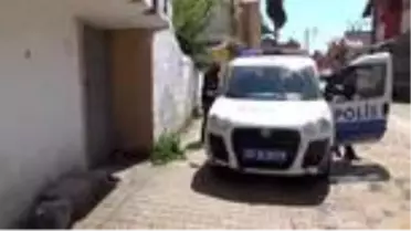 Polisten down sendromlu Gizem'e doğum günü sürprizi