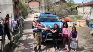 Tokat'ta jandarmadan küçük Tuğba'ya doğum günü pastası