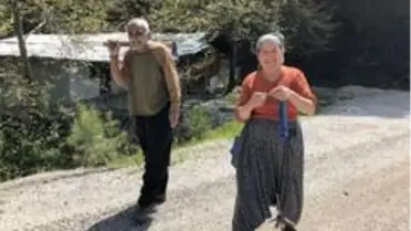 Fatma ana geleneğini unutmadı, kirmenini bırakmadı
