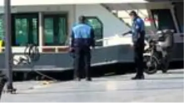 İSTANBUL'DA ÇOK SAYIDA KİŞİ SAHİLLERE AKIN ETTİ