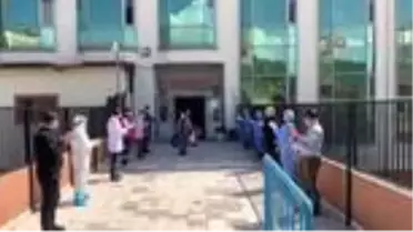Şırnak'ta korona virüsü yenen ikisi 70 yaş üstü üç hasta alkışlarla taburcu edildi