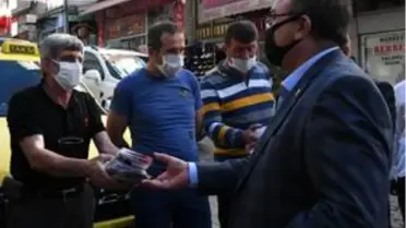 Artvin Belediyesi'nden şoförlere maske